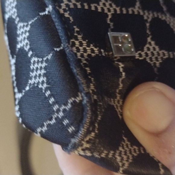 KATE SPADE BLACK WHITE SIGNATURE LOGO DRAWSTRING BUCKET HANDBAG - Picture 7 of 12